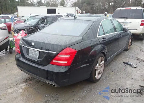 2010 Mercedes-Benz S 550 z USA, uszkodzony, nr VIN WDDNG7BB5AA295851